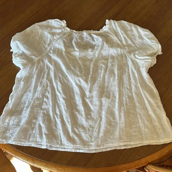 Old Navy White flowy puff sleeved Top - Picture 6 of 8